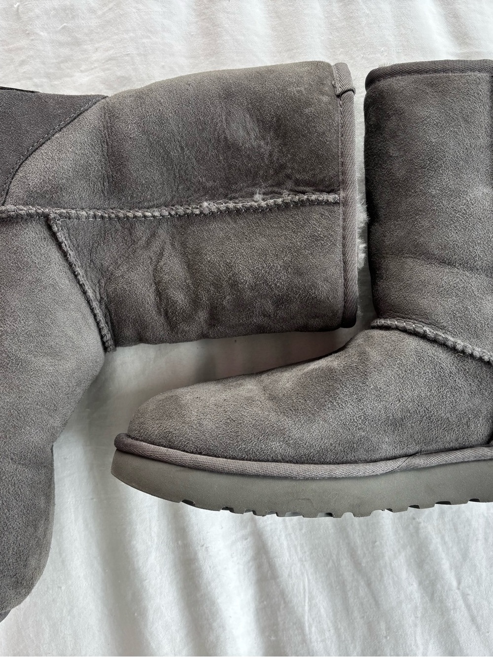 UGG W Classic Short II Grey Boots - Picture 4 of 9